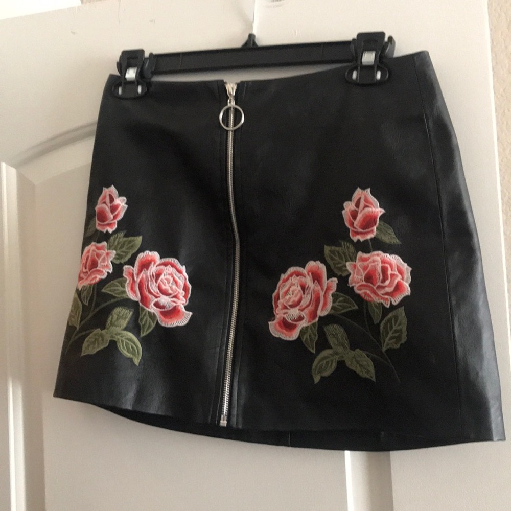 Vici Collection leather skirt NWT SzM